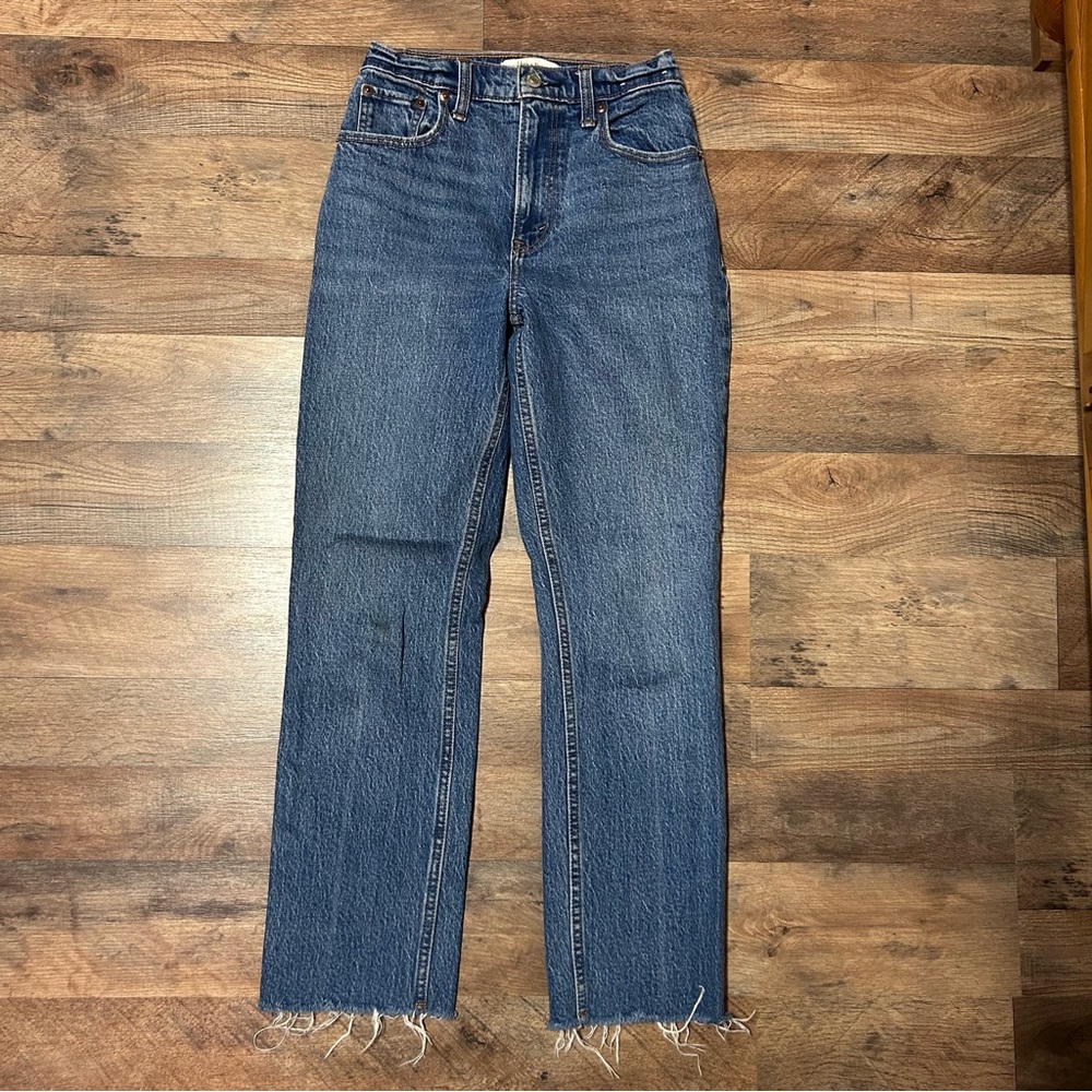 Abercrombie & Fitch Ultra High Rise 90s Straight Jean (medium wash)